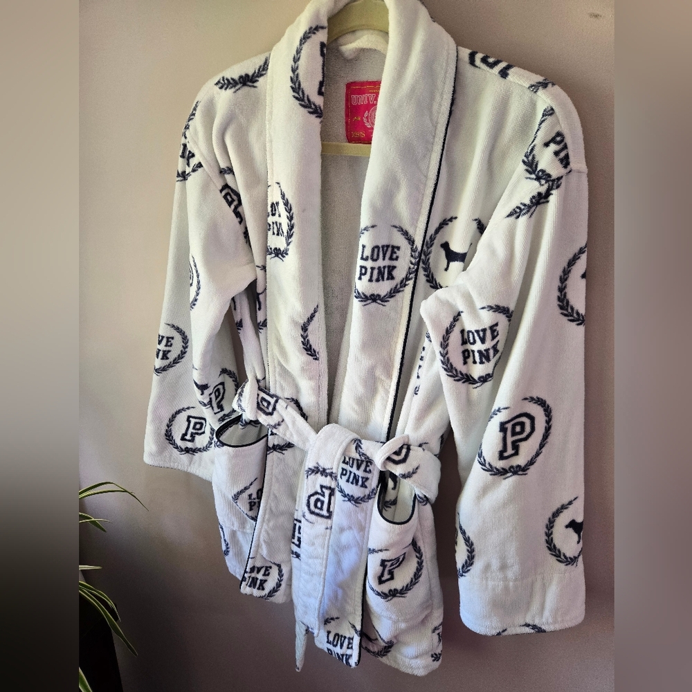 🌸 VINTAGE VS PINK: Univ. of Pink Cotton Terry Robe 🌸 - Picture 2 of 8